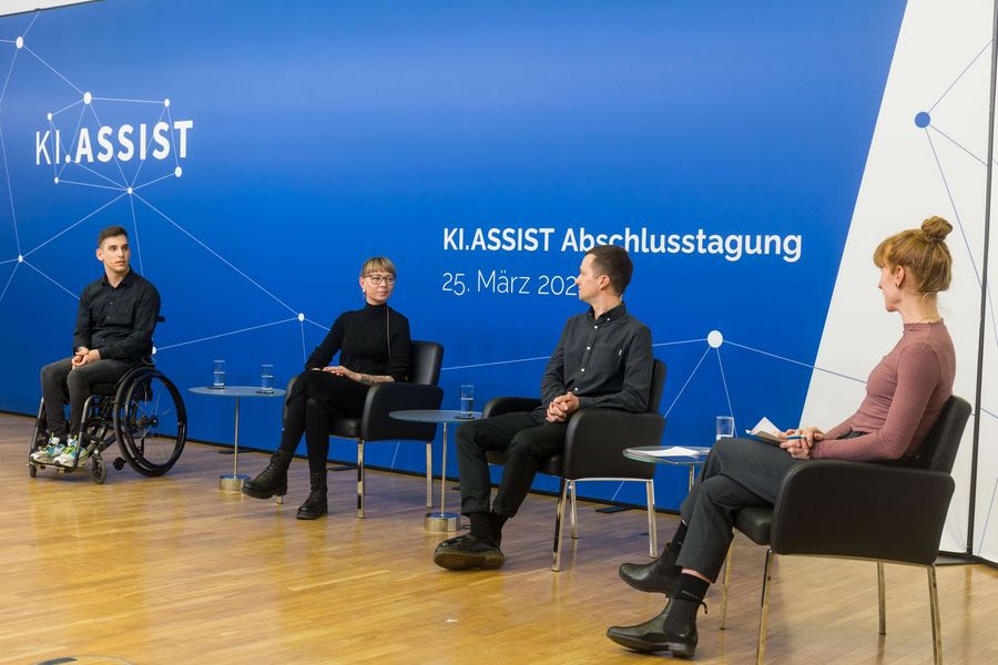 Hakan Atmaca und Christine Gerhardt vom BBW Berlin, Jonas Biedermann vom BAG BBW, sowie Teresa Sickert