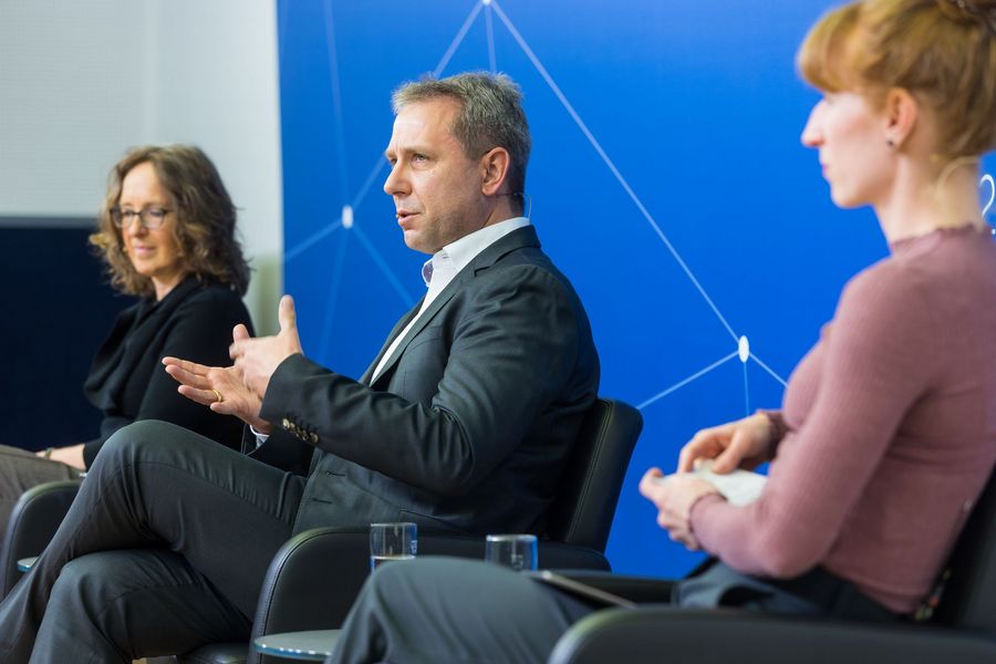 Susanne Strehle, Prof. Dr. Niels Pinkwart und Teresa Sickert