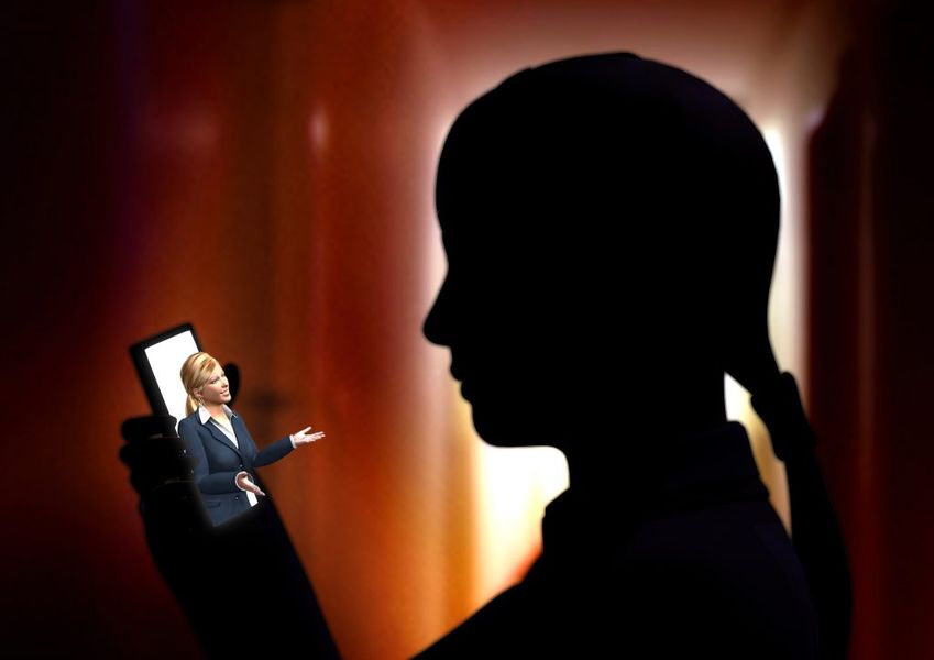 Profil einer Frau die die Emma App auf ihrem Smartphone benutzt