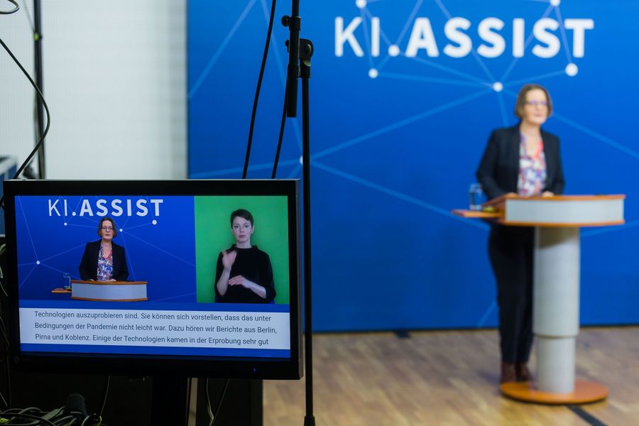 Dr. Annette Tabbara vom BMAS am Rednerpult