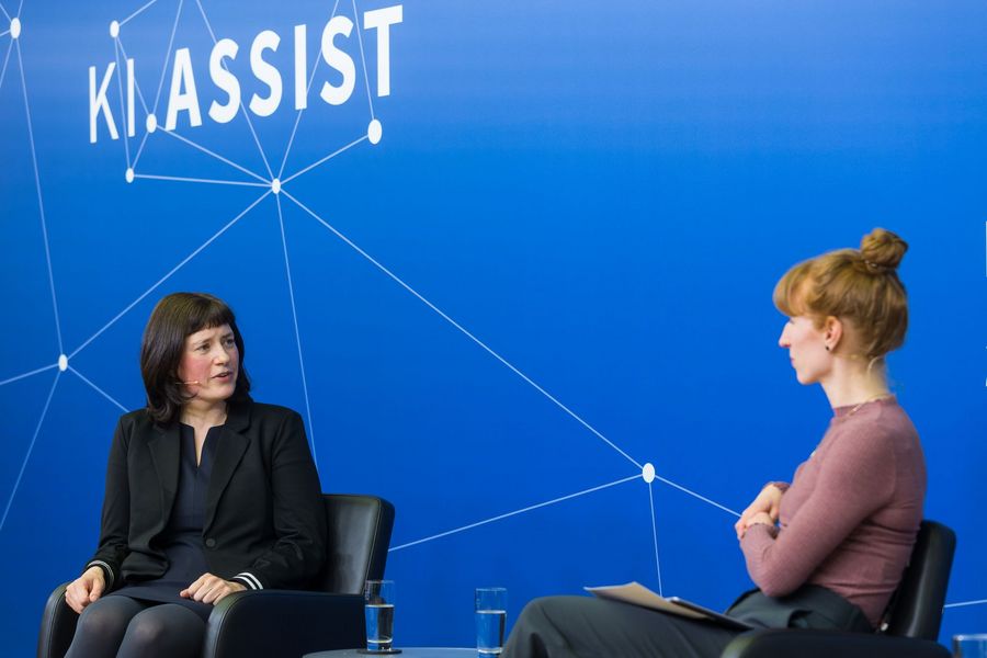 Dr. Jessica Stock vom BV BFW und Moderatorin Teresa Sickert