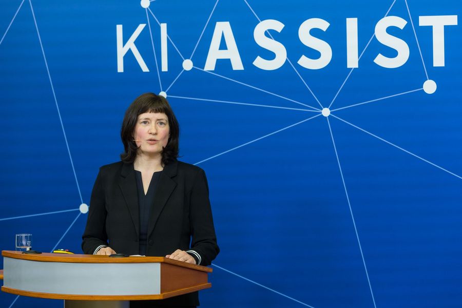 Dr. Jessica Stock vom BV BFW am Rednerpult