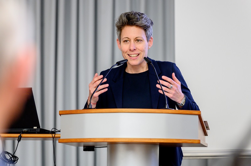 Dr. Julia Borggräfe